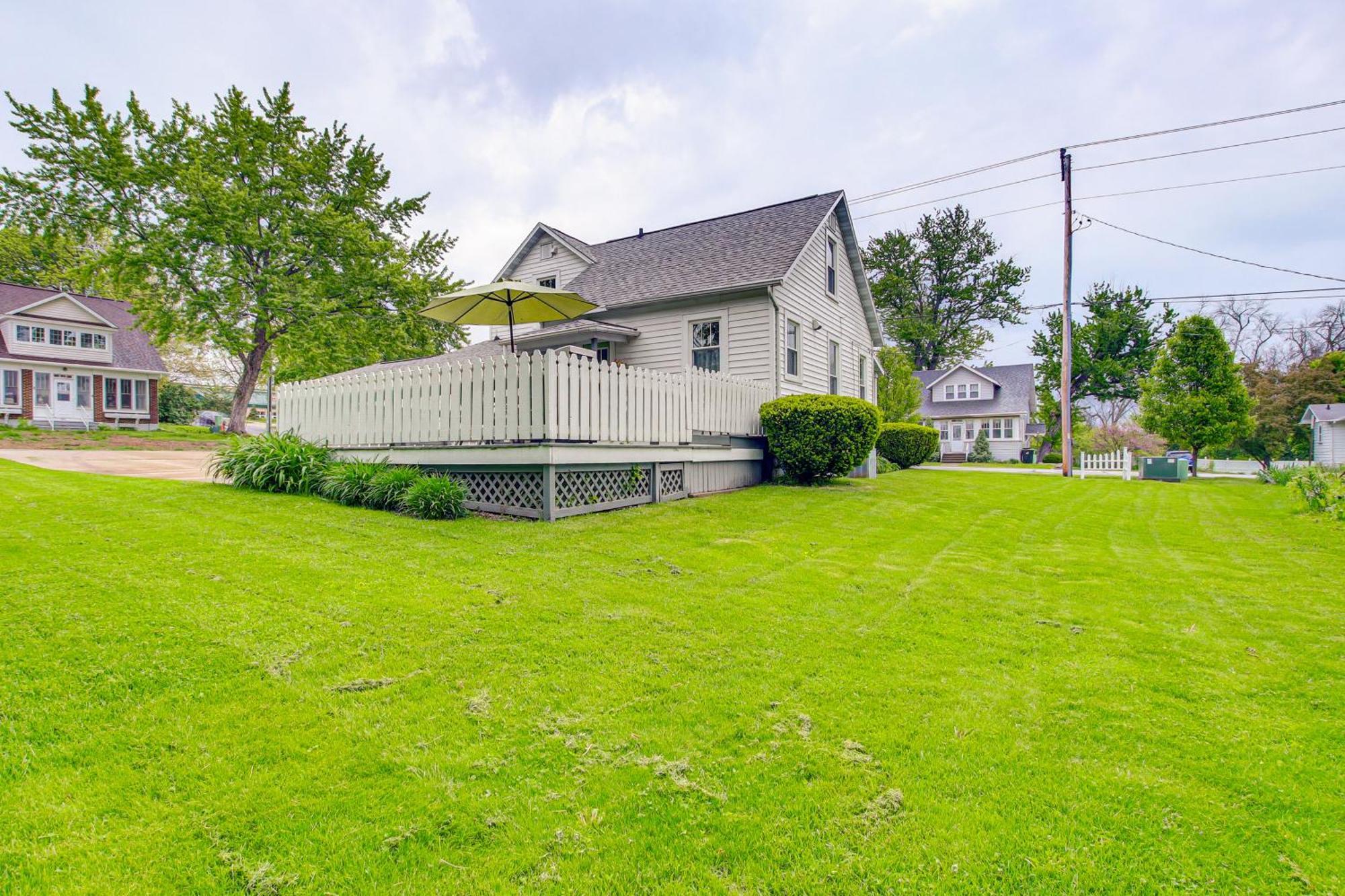 Lavish House With Patio - 2 Blocks To Green Lake! Экстерьер фото
